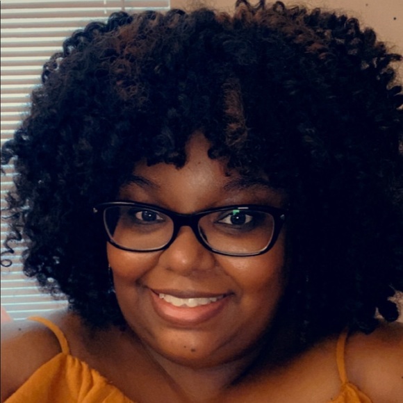 Meet your Posher, Alexis - Picture 1 of 1